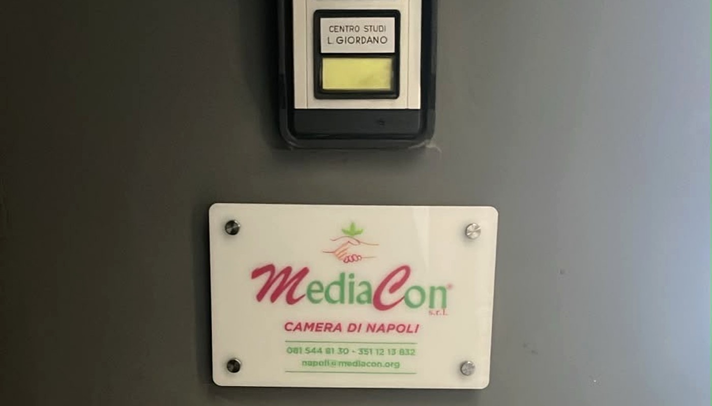 Ingresso della sede Mediacon di Napoli